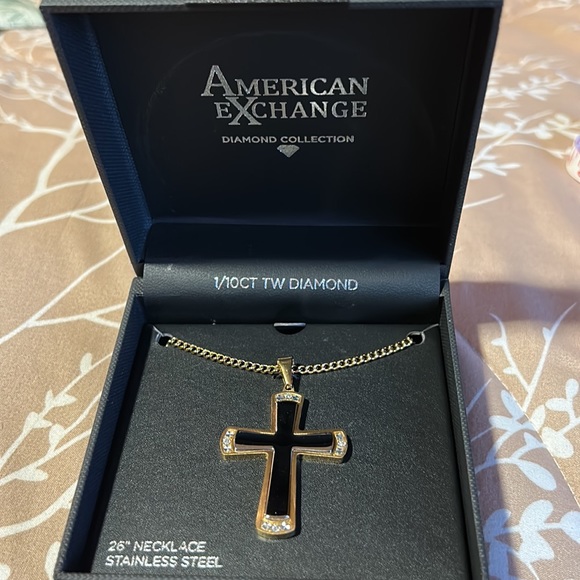✝️New in Box! American Exchange Premium Diamond Cross Necklace✝️ - Picture 3 of 8